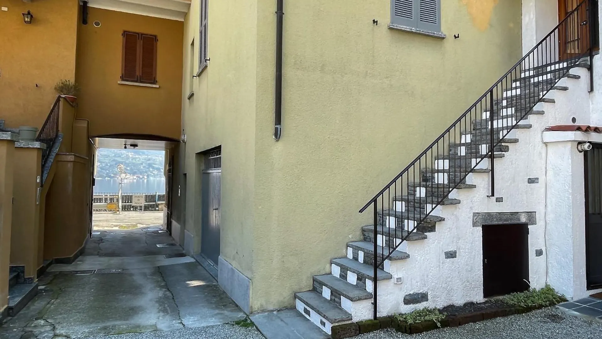 La Corte Dei Torri Loft On The Lake Oliveto Lario 0*,